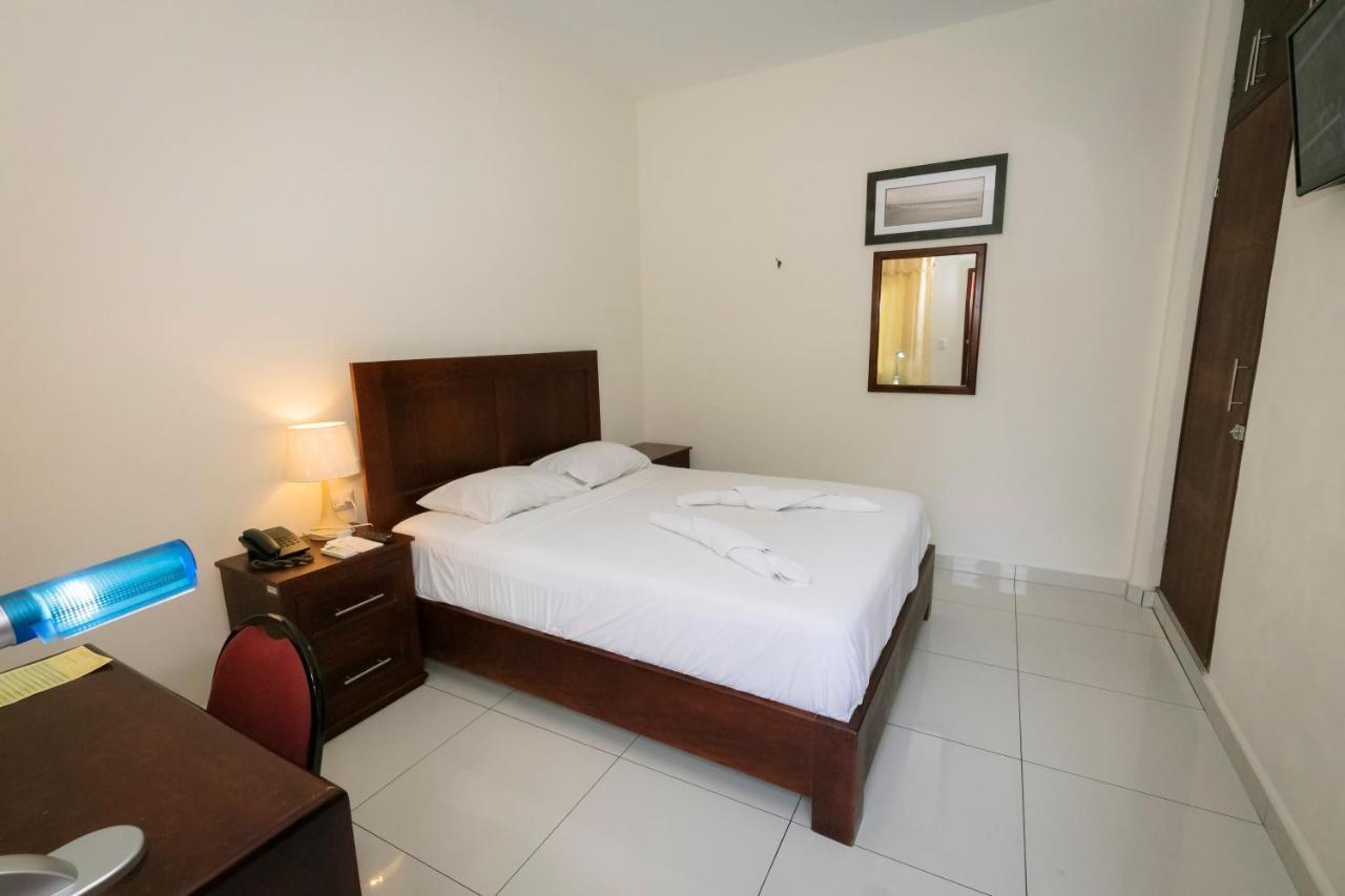 Santa Rosa de Lima Hotel Mediterraneo Inn מראה חיצוני תמונה